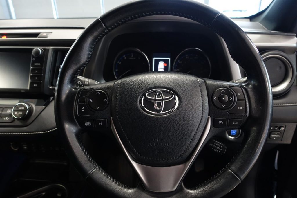 Used_2017_BLUE_TOYOTA_RAV4_2