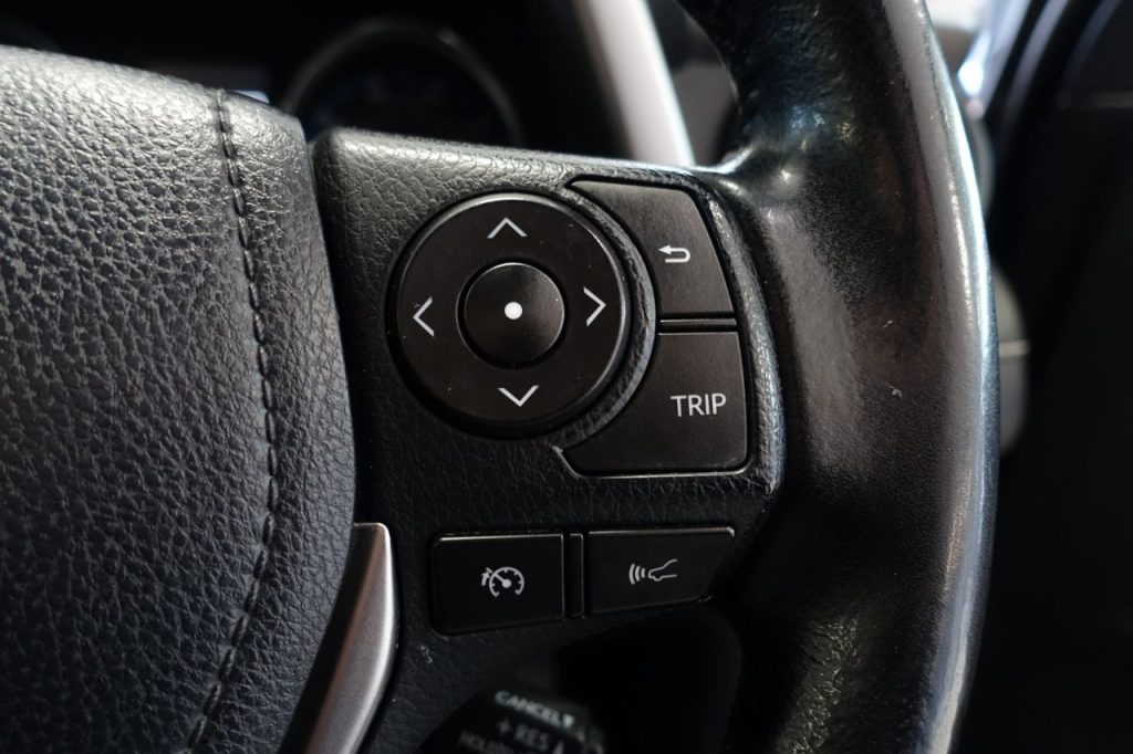 Used_2017_BLUE_TOYOTA_RAV4_2