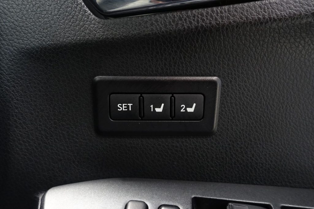 Used_2017_BLUE_TOYOTA_RAV4_2