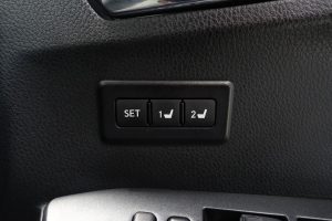 Used_2017_BLUE_TOYOTA_RAV4_2