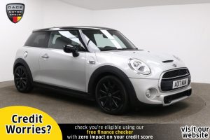 Used 2017 SILVER MINI HATCH COOPER Hatchback 2.0 COOPER S 3d AUTO 189 BHP (reg. 2017-05-05) for sale in Manchester