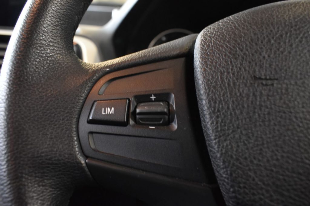 Used_2019_BLACK_BMW_1-SERIES_1