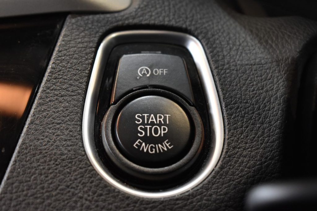 Used_2019_BLACK_BMW_1-SERIES_1