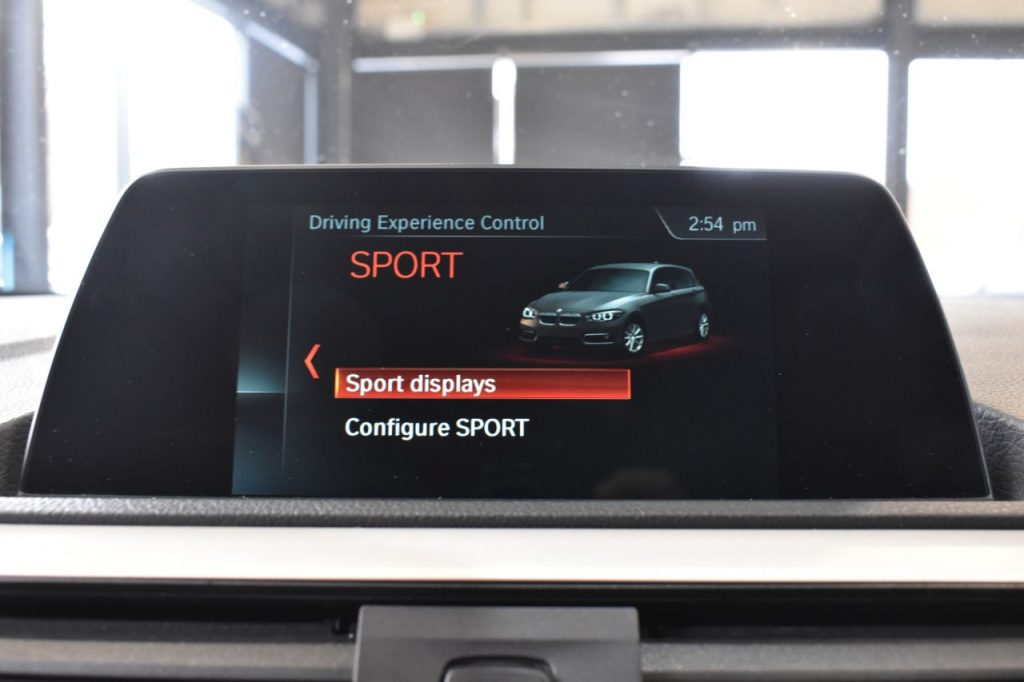 Used_2019_BLACK_BMW_1-SERIES_1