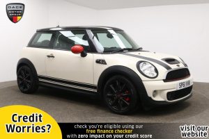 Used 2011 WHITE MINI HATCH COOPER Hatchback 1.6 COOPER S 3d 184 BHP (reg. 2011-09-23) for sale in Manchester
