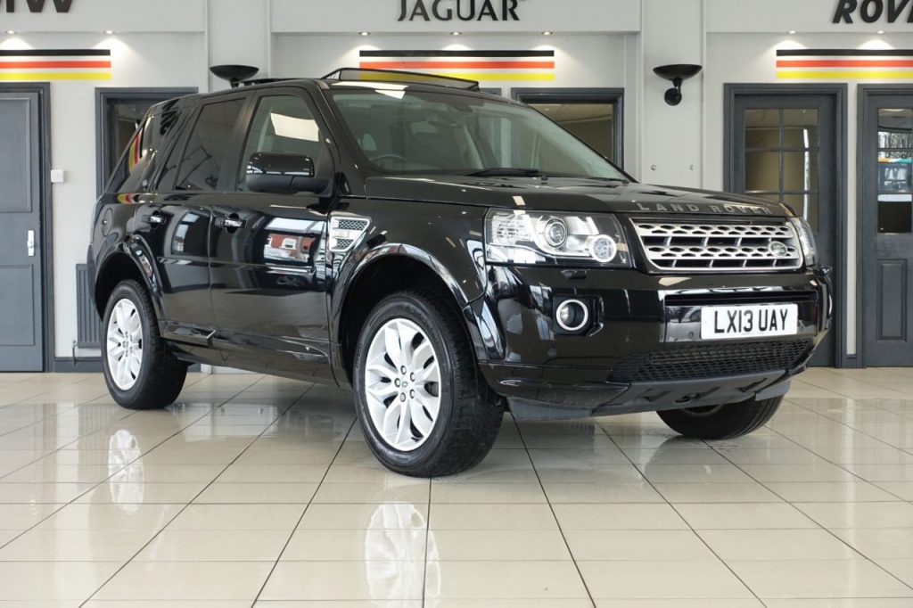 Used 2013 BLACK LAND ROVER FREELANDER 4x4 2.2 SD4 HSE 5d AUTO 190 BHP (reg. 2013-03-16) for sale in Wilmslow