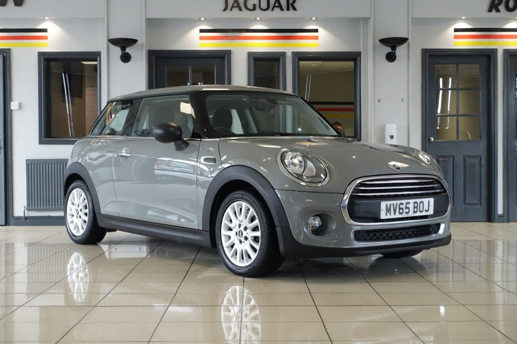 Used 2015 GREY MINI HATCH ONE Hatchback 1.2 ONE 3d 101 BHP (reg. 2015-09-02) for sale in Wilmslow