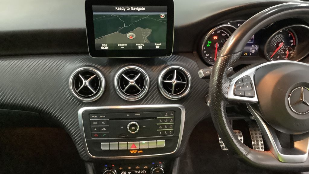 Used_2016_WHITE_MERCEDES-BENZ_A-CLASS_2