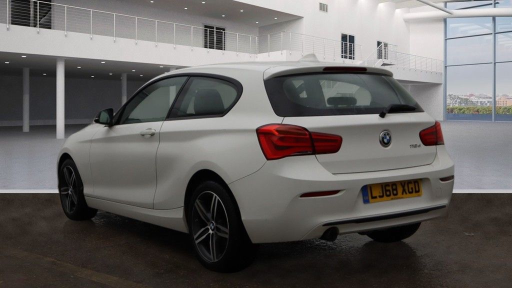 Used_2018_WHITE_BMW_1-SERIES_1