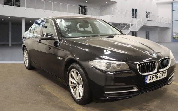 Used 2016 BLACK BMW 5 SERIES Saloon 2.0 520D SE 4DR AUTO 188 BHP (reg. 2016-03-08) for sale in Altrincham