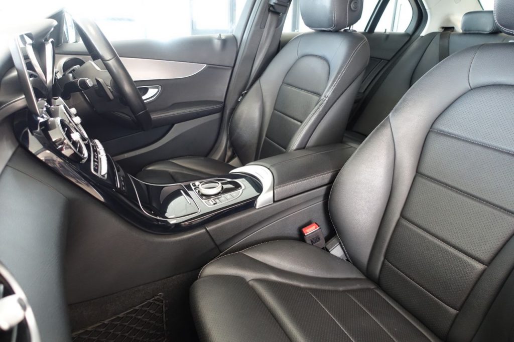 Used_2019_GREY_MERCEDES-BENZ_C-CLASS_1