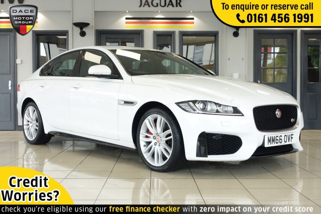 Used 2016 WHITE JAGUAR XF Saloon 3.0 V6 S 4d AUTO 296 BHP (reg. 2016-12-29) for sale in Wilmslow