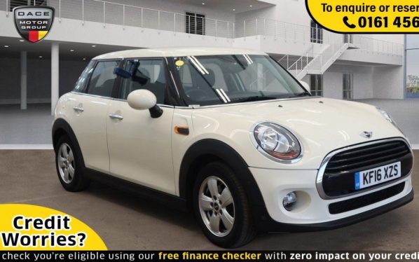 Used 2016 WHITE MINI HATCH COOPER Hatchback 1.5 COOPER 5d 134 BHP (reg. 2016-07-26) for sale in Wilmslow