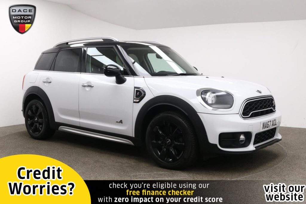 Used 2017 WHITE MINI COUNTRYMAN Hatchback 2.0 COOPER S ALL4 5d AUTO 189 BHP (reg. 2017-11-30) for sale in Manchester