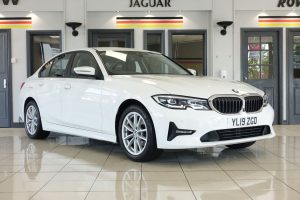 Used 2019 WHITE BMW 3 SERIES Saloon 2.0 318D SE 4d AUTO 148 BHP (reg. 2019-06-11) for sale in Wilmslow