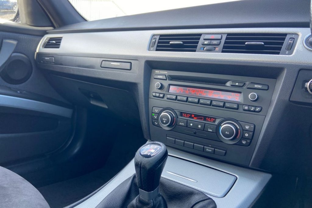 Used_2010_BLUE_BMW_3-SERIES_2
