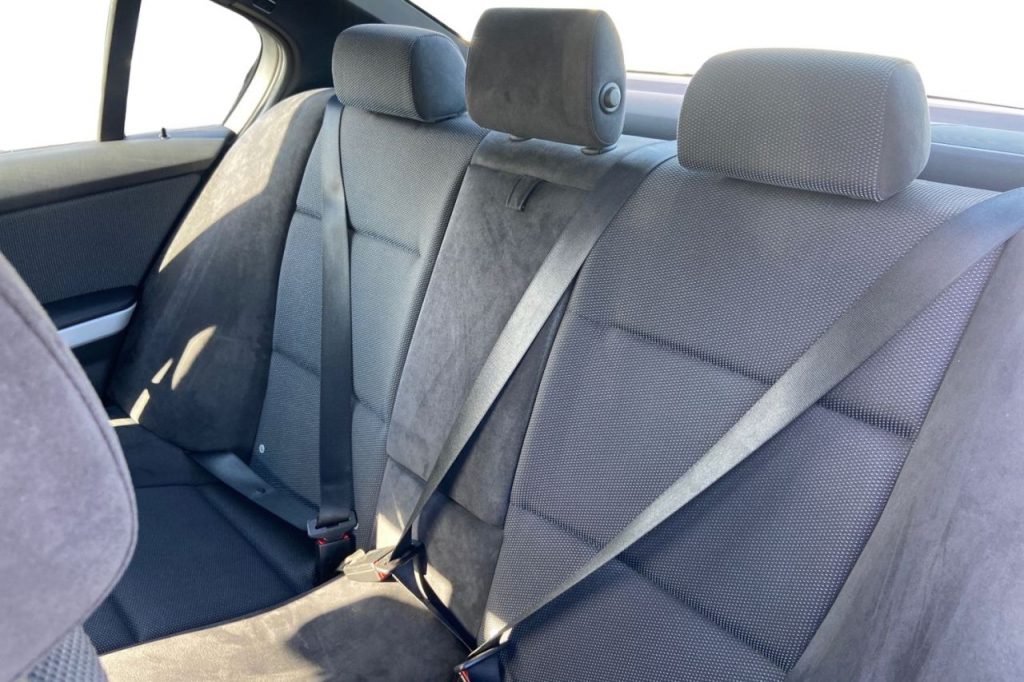Used_2010_BLUE_BMW_3-SERIES_2