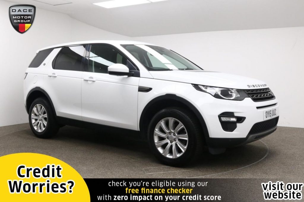Used 2015 WHITE LAND ROVER DISCOVERY SPORT Estate 2.2 SD4 SE TECH 5d AUTO 190 BHP (reg. 2015-03-19) for sale in Manchester