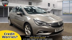 Used 2016 GREY VAUXHALL ASTRA Hatchback 1.4 SRI 5d 99 BHP (reg. 2016-09-30) for sale in Manchester