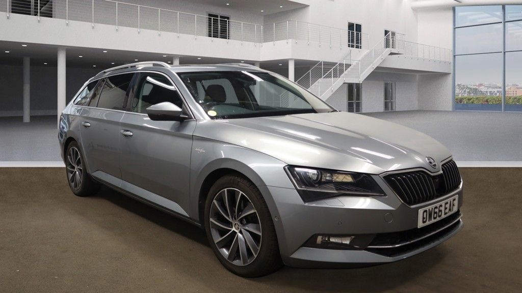 Used 2017 GREY SKODA SUPERB Estate 2.0 LAURIN AND KLEMENT TDI DSG 5d AUTO 188 BHP (reg. 2017-02-02) for sale in Stockport