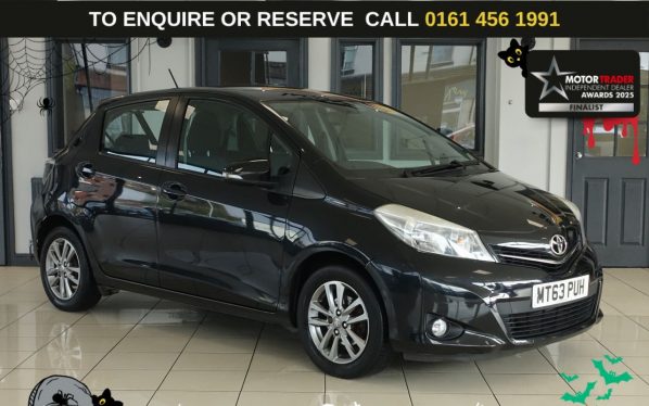 Used 2013 BLACK TOYOTA YARIS Hatchback 1.33 Dual VVT-i Icon Plus Hatchback 5dr Petrol Manual Euro 5 (99 ps) (reg. 2013-12-23) for sale in Wilmslow