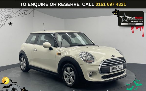 Used 2016 WHITE MINI HATCH Hatchback 1.2 One Hatchback 3dr Petrol Manual Euro 6 (s/s) (102 ps) (reg. 2016-07-29) for sale in Manchester