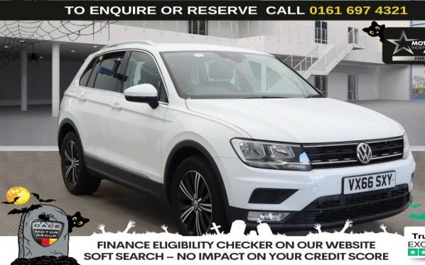 Used 2016 WHITE VOLKSWAGEN TIGUAN SUV 2.0 TDI BlueMotion Tech SE SUV 5dr Diesel DSG Euro 6 (s/s) (150 ps) (reg. 2016-09-01) for sale in Manchester