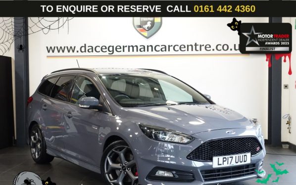 Used 2017 GREY FORD FOCUS Estate 2.0 TDCi ST-3 Estate 5dr Diesel Manual Euro 6 (s/s) (185 ps) (reg. 2017-07-14) for sale in Altrincham