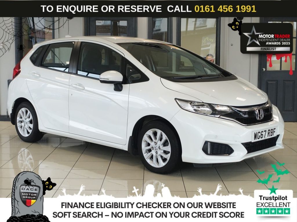 Used 2017 WHITE HONDA JAZZ Hatchback 1.3 i-VTEC SE Hatchback 5dr Petrol Manual Euro 6 (s/s) (102 ps) (reg. 2017-12-21) for sale in Wilmslow