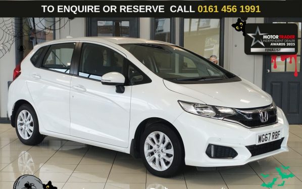 Used 2017 WHITE HONDA JAZZ Hatchback 1.3 i-VTEC SE Hatchback 5dr Petrol Manual Euro 6 (s/s) (102 ps) (reg. 2017-12-21) for sale in Wilmslow