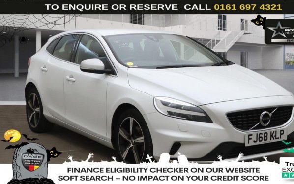 Used 2018 WHITE VOLVO V40 Hatchback 2.0 D2 R-Design Nav Plus Hatchback 5dr Diesel Manual Euro 6 (s/s) (120 ps) (reg. 2018-09-29) for sale in Manchester