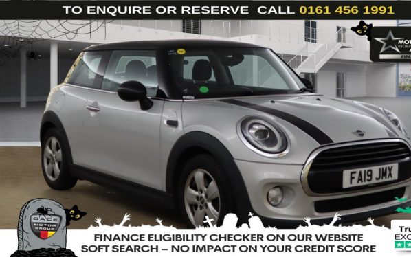 Used 2019 SILVER MINI HATCH Hatchback 1.5 Cooper Classic Hatchback 3dr Petrol Manual Euro 6 (s/s) (136 ps) (reg. 2019-06-30) for sale in Wilmslow