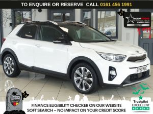 Used 2019 WHITE KIA STONIC SUV 1.0 T-GDi 4 SUV 5dr Petrol DCT Euro 6 (s/s) (118 bhp) (reg. 2019-10-21) for sale in Wilmslow