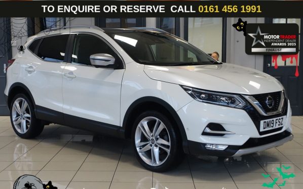 Used 2019 WHITE NISSAN QASHQAI SUV 1.3 DIG-T N-Motion SUV 5dr Petrol Manual Euro 6 (s/s) (140 ps) (reg. 2019-06-30) for sale in Wilmslow