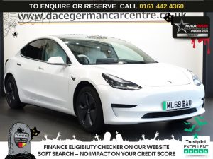 Used 2019 WHITE TESLA Model 3 Saloon Standard Range Plus Saloon 4dr Electric Auto RWD (241 bhp) (reg. 2019-11-13) for sale in Altrincham