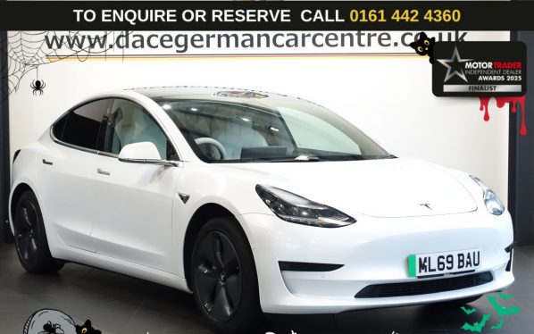 Used 2019 WHITE TESLA Model 3 Saloon Standard Range Plus Saloon 4dr Electric Auto RWD (241 bhp) (reg. 2019-11-13) for sale in Altrincham