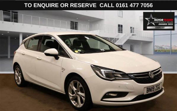 Used 2019 WHITE VAUXHALL ASTRA Hatchback 1.4i Turbo SRi Nav Hatchback 5dr Petrol Manual Euro 6 (150 ps) (reg. 2019-03-01) for sale in Stockport