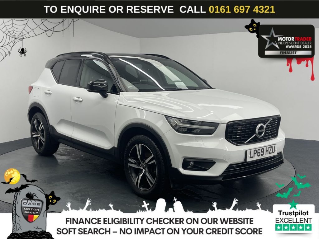 Used 2020 WHITE VOLVO XC40 SUV 2.0 D3 R-Design SUV 5dr Diesel Manual Euro 6 (s/s) (150 ps) (reg. 2020-02-20) for sale in Manchester
