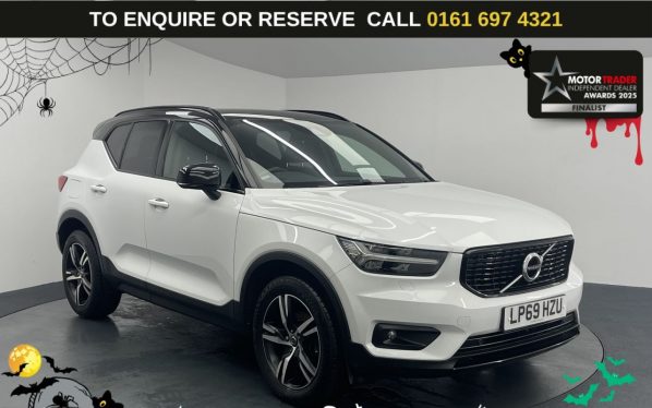 Used 2020 WHITE VOLVO XC40 SUV 2.0 D3 R-Design SUV 5dr Diesel Manual Euro 6 (s/s) (150 ps) (reg. 2020-02-20) for sale in Manchester
