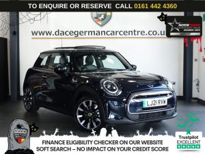 Used 2021 BLACK MINI Electric Hatch Hatchback Cooper SE 32.6kWh Level 3 Hatchback 3dr Electric Auto (184 ps) (reg. 2021-04-22) for sale in Altrincham