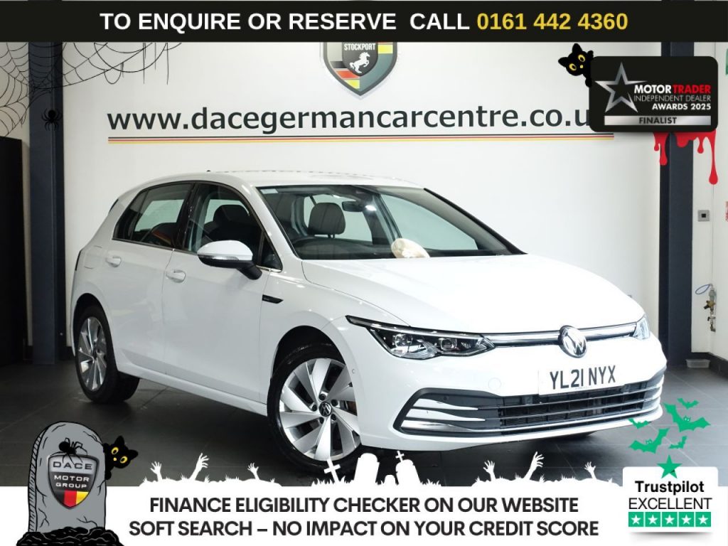 Used 2021 WHITE VOLKSWAGEN GOLF Hatchback 2.0 TDI Style Hatchback 5dr Diesel DSG Euro 6 (s/s) (150 ps) (reg. 2021-08-05) for sale in Altrincham