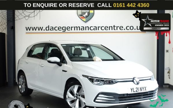 Used 2021 WHITE VOLKSWAGEN GOLF Hatchback 2.0 TDI Style Hatchback 5dr Diesel DSG Euro 6 (s/s) (150 ps) (reg. 2021-08-05) for sale in Altrincham