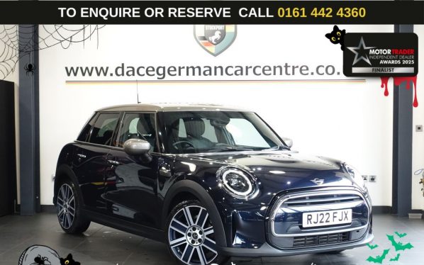 Used 2022 BLACK MINI HATCH Hatchback 1.5 Cooper Exclusive Hatchback 5dr Petrol Manual Euro 6 (s/s) (136 ps) £1150 EXTRAS (reg. 2022-07-13) for sale in Altrincham