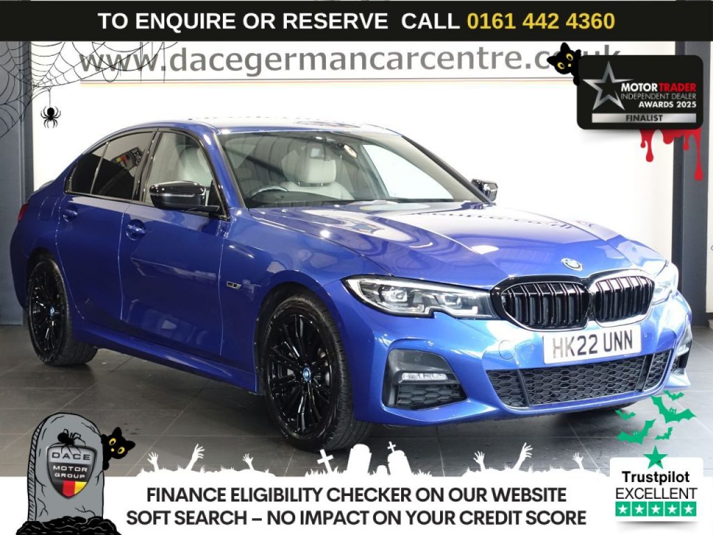 Used 2022 BLUE BMW 3 SERIES Saloon 2.0 330e 12kWh M Sport Saloon 4dr Petrol Plug-in Hybrid Auto Euro 6 (s/s) (292 ps) (reg. 2022-06-15) for sale in Altrincham