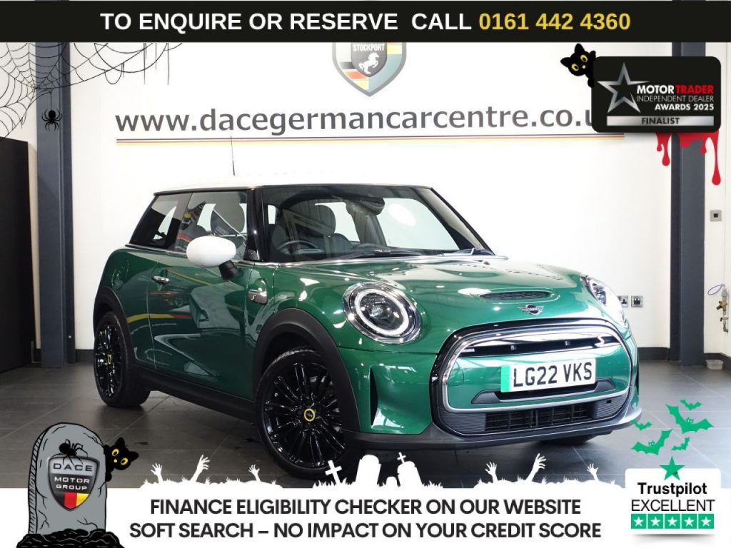 Used 2022 GREEN MINI Electric Hatch Hatchback Cooper SE 32.6kWh Level 2 Hatchback 3dr Electric Auto (184 ps) (reg. 2022-04-19) for sale in Altrincham