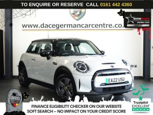 Used 2022 SILVER MINI Electric Hatch Hatchback Cooper SE 32.6kWh Level 1 Hatchback 3dr Electric Auto (184 ps) (reg. 2022-05-20) for sale in Altrincham