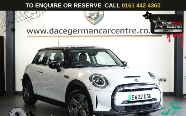 Used 2022 SILVER MINI Electric Hatch Hatchback Cooper SE 32.6kWh Level 1 Hatchback 3dr Electric Auto (184 ps) (reg. 2022-05-20) for sale in Altrincham