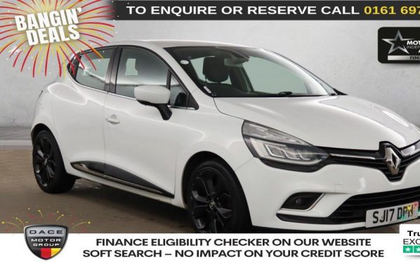 Used 2017 WHITE RENAULT CLIO Hatchback 0.9 TCe Dynamique S Nav Hatchback 5dr Petrol Manual Euro 6 (s/s) (90 ps) (reg. 2017-06-29) for sale in Manchester