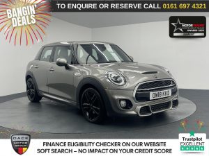 Used 2018 SILVER MINI HATCH Hatchback 2.0 Cooper S Hatchback 5dr Petrol Steptronic Euro 6 (s/s) (192 ps) (reg. 2018-08-04) for sale in Manchester