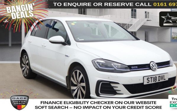 Used 2018 WHITE VOLKSWAGEN GOLF Hatchback 1.4 TSI 8.7kWh GTE Advance Hatchback 5dr Petrol Plug-in Hybrid DSG Euro 6 (s/s) (204 ps) (reg. 2018-03-31) for sale in Manchester